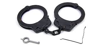 Rotating it in the opposite direction from that used to unlock the cuff. How To Pick Your Way Out Of Handcuffs With A Bobby Pin
