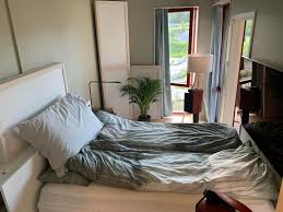 Otrzymaj 15.000 s stockowego materiału wideo compact room with a green z 25 kl./s. Compact Bedroom Listening Room Audiophile