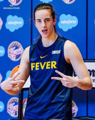 Caitlin Clark is so back ✌️ (via Indiana Fever)