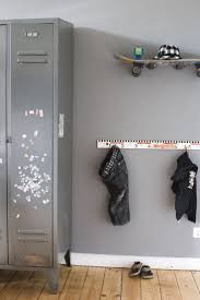 Als Garderobenhaken Dient Ein Alter Schullineal Einige Kleine Turknaufe Von Ikea Sind Die Haken Das Regal Ist Papas Altes S Kinder Zimmer Jungenzimmer Zimmer