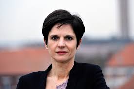 L'ancienne secrétaire nationale adjointe d'eelv, venue promouvoir son livre parler dans lequel elle raconte l'agression sexuelle dont elle affirme avoir. On N Est Pas Couche Angot N Est Pas Mon Adversaire Calme Rousseau