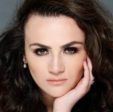 Ellen Unger's Instagram, Twitter & Facebook