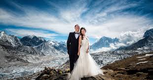 The couple each posted bittersweet photos of themselves cradling their little girl. This Couple Just Got Married On Mt Everest And The Photos Are Unbelievable Cbs News