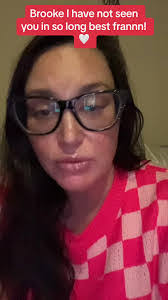 Jessica Tarr's Instagram, Twitter & Facebook