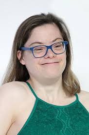 Gloria Ramos's Instagram, Twitter & Facebook