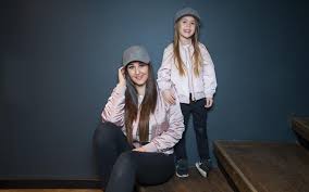 She offers birth and lifestyle newborn sessions. Anna Rasmussen Mammatilmichelle Anna Rasmussen Skal Flytte