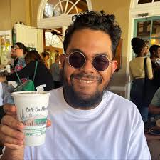 Happy birthday to my sweet, kind, caring, brilliant, HANDSOME and hilarious  husband (!!! of two weeks!) Amílcar. Every day with you is an absolute joy,  and I know all your friends and