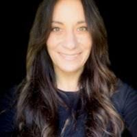 Kimberly Dodds's Instagram, Twitter & Facebook