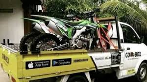Pria naik tril / salah satu keuntungan traveling sambil. Anaknya Diputus Cinta Karena Naik Supra Aksi Orang Tua Ini Tak Terduga