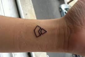 Daft punk logo punk rock, daft punk, angolo, design automobilistico png. Piramide De Daft Punk Punk Tattoo Daft Punk Pop Art Tattoos