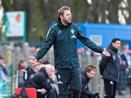 Od roku 2014 do roku 2016 byl kohfeldt asistentem trenéra viktora skripnika, který byl povýšen na hlavního trenéra bundesligového týmu. Werder Bremen Die Karriere Von Florian Kohfeldt In Bildern News