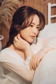 Cô gái Yên Bái ăn vận táo bạo chụp ảnh dưới nước, đẹp như nàng tiên cá