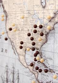 This classy and modern world travel map is mounted on 3/16″ foam core and comes with 50 free push pins. World Travel Map Pin Board W Push Pins Rustic Vintage Weltkarte Pinnwand Klassische Reiseposter Weltkarte Wand