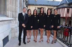 Fed cup 2019 franţa romania a fost efectuată tragerea la sorţi tenisite fed cup 2019 franţa romania 0 1 simona halep a castigat prima partidă franța romania fed cup o dispută capitală pentru viitorul tenisului romanesc. FranÈa Romania Fed Cup Fetele Noastre Au Atras Toate Privirile La Dineul Oficial Foto