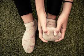 Tangan Dan Kaki Dingin Gejala Sebab Obat Dll Hello Sehat
