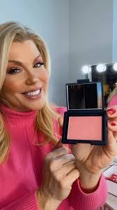 Jennifer Mall's Instagram, Twitter & Facebook