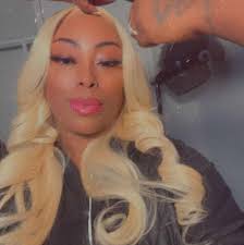 Need a quick dose of holiday vibes? The Lil Tiny Duval's Desk mini jam  session is here! 🌟 Watch him perform "Unctivities" and "Christmas Trees"  in a 5.5-minute session that's full of