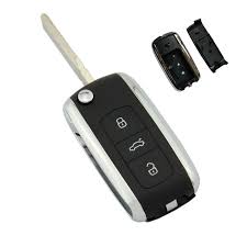With the key fob all apart we can now install the new 3v cr1620 battery. 3 Buttons Car Key Flip Remote Case For Vw Phaeton Touareg Key Fob Replacements No Battery Holder Key Fob Replacement Battery Holder Personalized Items