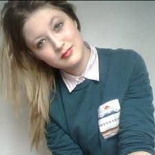 Daniella Lynch's Instagram, Twitter & Facebook