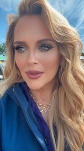 You truly are familia at Memphis Italian Festival …I can’t make this  up…they passed it over the fence to feed me 🤣🍝