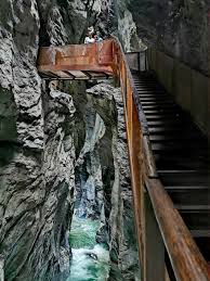 Liechtensteinklamm (liechtenstein gorge) is a particularly narrow gorge with walls up to 300m high, located in the austrian alps 50 km south of salzburg. Liechtensteinklamm Naturdenkmal Schlucht Salzburg