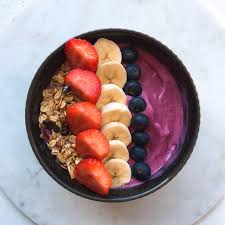 The acai berry originates from beautiful and versatile brazil, where indigenous communities live deep in the amazon that make it possible for us to consume this delicious berry. Smoothiebowl De Loods Nieuwegein