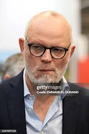 13,185 édouard Philippe Photos & High Res Pictures