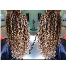 Ezmeralda Ezzycolordevacurl Curly Hair Styles Naturally Balayage Hair Hair Highlights
