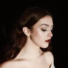 Ruth Chase's Instagram, Twitter & Facebook