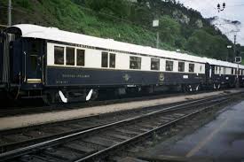 Given the close proximity of orient express hotel istanbul features a concierge and a rooftop terrace. Der Orientexpress Auf Der Strecke Von Venedig Nach Boulogne Beim Zwischenhalt Im Bahnhof Feldkirch Im Juli 2001 Bahnbilder De
