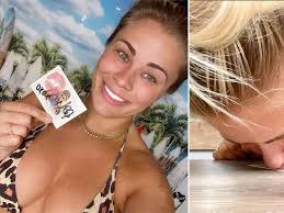 Ex-UFC star Paige VanZant sells kiss card to adoring fan for £11,000 -  Mirror Online