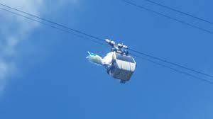 Beim absturz einer gondel kommen zwölf menschen ums leben. Gleitschirmflieger Sturzt Ab Und Bleibt In Brauneckbahn Hangen Br24