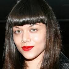 Summer wedding will be held