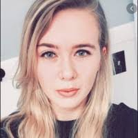 Elsa Hart's Instagram, Twitter & Facebook