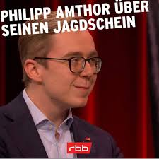 Auweia, mit dieser uefa, die böse wird, wenn einer ein falsches teil am körper trägt oder eine flasche zur seite stellt. Rbb Fernsehen Philipp Amthor Uber Seinen Jagdschein Facebook