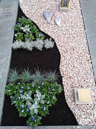 Pin Von Maria Moreno Auf Grabgestaltung Grabbepflanzung Bepflanzung Friedhofs Blumen