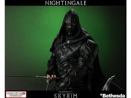 There are five parts, six ifyou consider the round medallion above the nightingale's head. The Elder Scrolls V Nightingale 16 Statue Le 1000