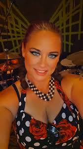 Come see me today at the Fishbowl Lounge. Friday from 1pm to 7pm.