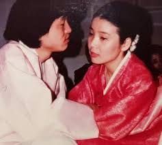 2001년 《포카리스웨트》 광고가 엄청난 히트를 친 이후 손예진은 청순의 대명사로 자리 잡았다. ì¤ì í¬
