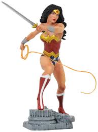 Download Jul192663 Dc Gallery Wonder Woman Lasso Comic Pvc Figure Previews World