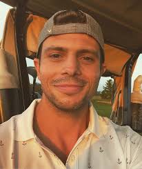 So I'm fixing to start spring cleaning and will be posting free stuff ....  No I'm not delivering. Located in Audubon Acres pics will be in comments