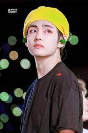 Nooo look at the way taehyung was so close to crying while . Kth Facts Na Twitteri Taehyung Was On The Verge Of Crying But He Tried To Hide His Emotions He Don T Want To Show His Vulnerable Moment To Armys Coz He Loves