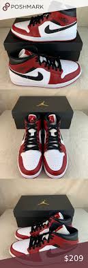 New Nike Air Jordan 1 Retro Mid Chicago White Heel In 2020 White Heels New Nike Air Nike Air Jordan