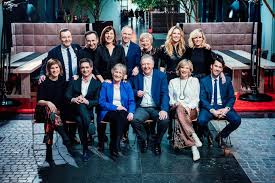 Nieuws van de dag met achtergrondinformatie, gevolgd door uitgebreide sportverslaggeving. Vtm Nieuws Ankers Houden Reunie Zie Je Wie Er Ontbreekt Tv Hln Be