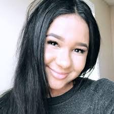 Randi Lee's Instagram, Twitter & Facebook