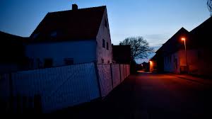Horrorhaus in Höxter: Wer trägt die Schuld an den sadistischen Quälereien?  - DER SPIEGEL