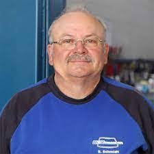 Dennis Knaack's Instagram, Twitter & Facebook