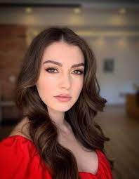 She has received a golden butterfly award for best actress in a romantic comedy in 2020 for her role in afili aşk. Burcu Ozberk Yaptigi Aciklamalarla Bombayi Patlatti Burcu Ilk Kez Itiraf Etti Son Dakika Magazin Haberleri