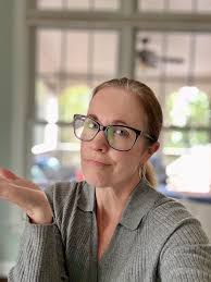 We're almost halfway through the year (somehow) and the real estate market  is still doing what it does best: shifting. In the month of May 2025 DAAR  reported: 🏡Loudoun County had sales