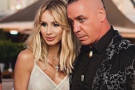 Loboda and pharaoh — boom boom (2020). Ee Lichnaya Istoriya Prodyuser Lobody Vpervye Rasskazala Ob Otnosheniyah Pevicy S Tilem Lindemannom